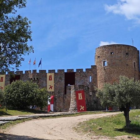 Casa Del Castillo By Naturadrada La Adrada Exteriör bild